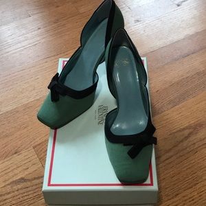 Frances Valentine pump
